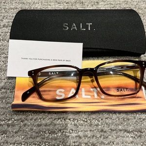 NWOT Authentic Salt Optics Gunderson frames